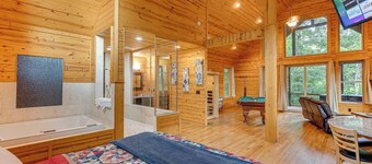 Oasis- Spa Cabin W/Sauna, Jacuzzi, and Rain Shower/hot tub