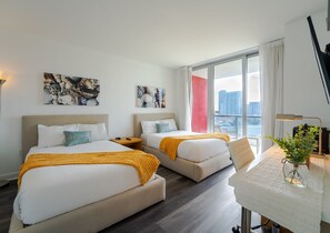 Unclassified image, 4 of 14, button - Studio Suite with Intracoastal Waterway Views (Hallandale Beach)