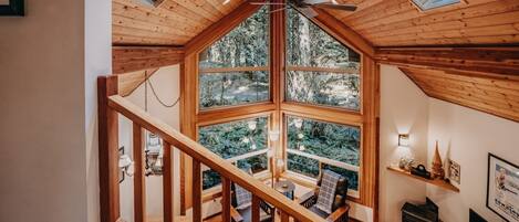 المنشأة من الداخل