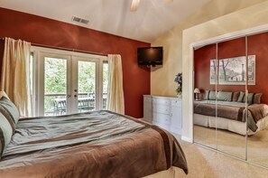 4 habitaciones, tabla de planchar con plancha, wifi y ropa de cama 