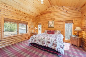 4 عدّة غرف نوم وواي فاي مجانًا وملاءات أسرّة