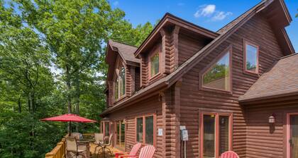 Red Moose Lodge - Lake Access Home mit Feuerstelle und Whirlpool