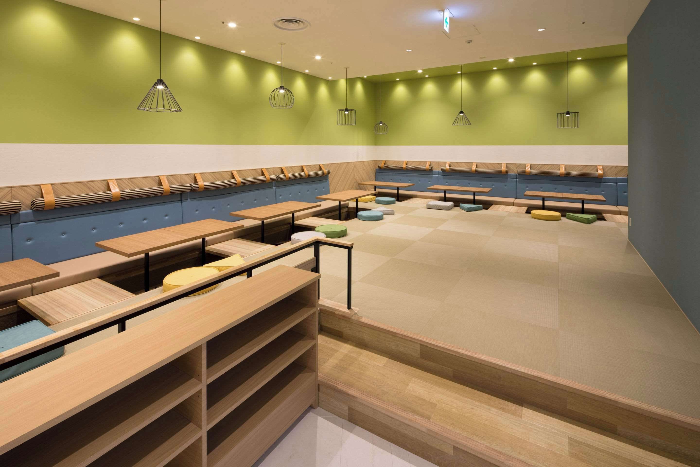 daily buffet breakfast (jpy 2000 per person)