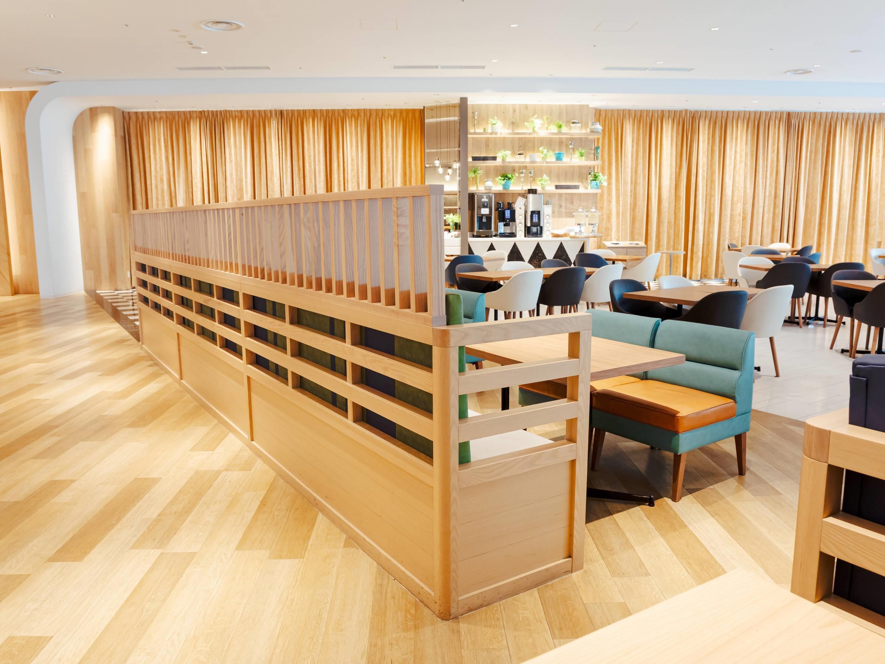 daily buffet breakfast (jpy 2000 per person)