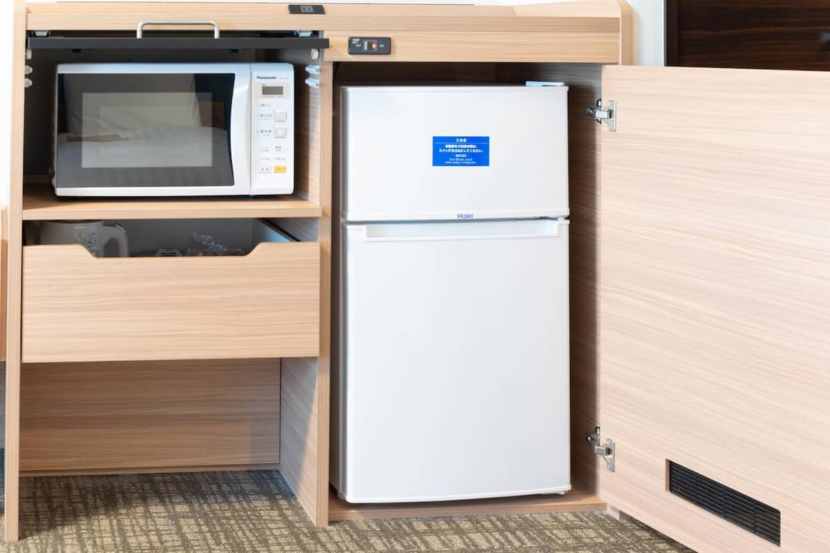 Suite Confort, non-fumeurs | Coffres-forts dans les chambres, bureau