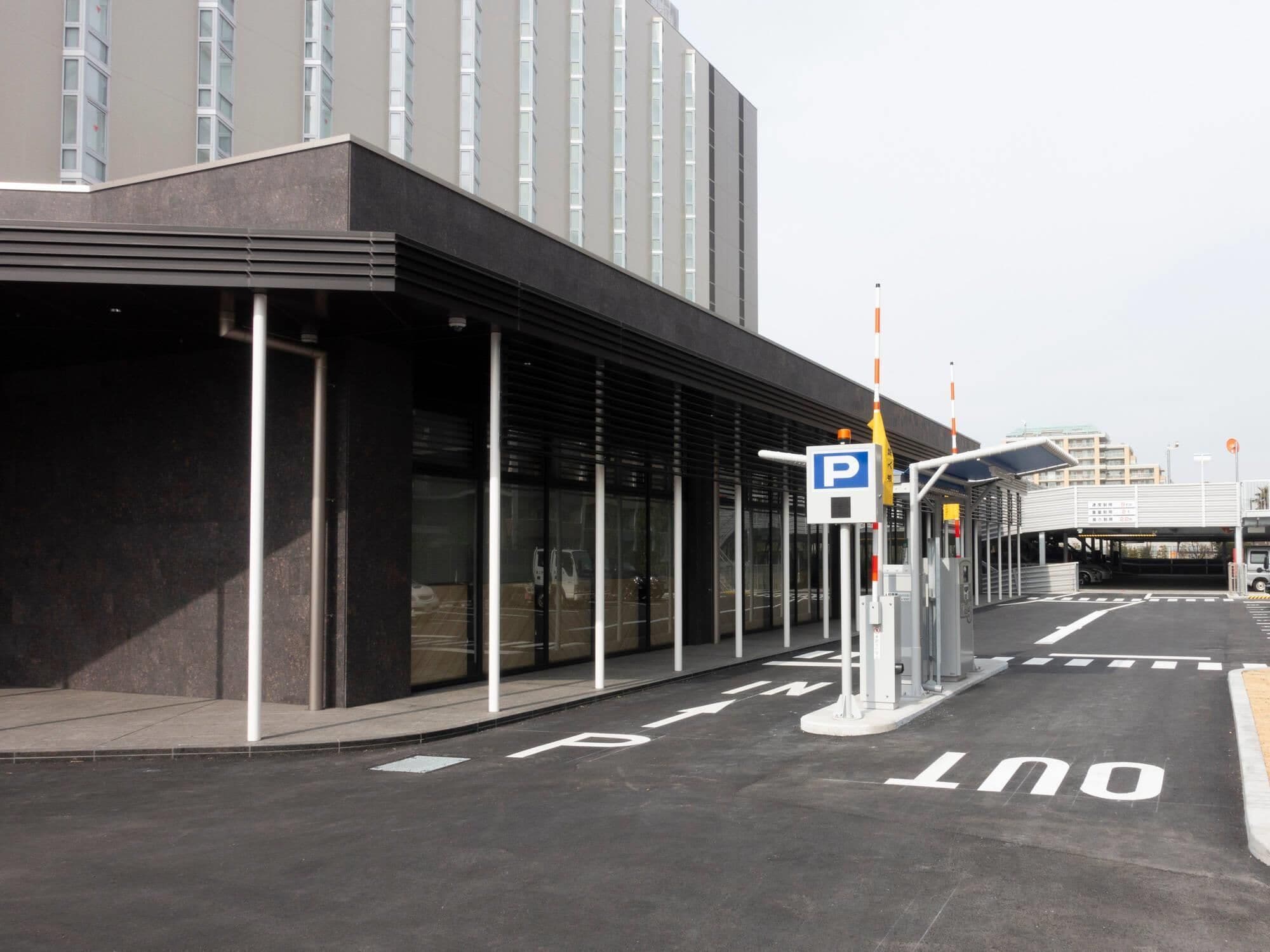 self-parking (surcharge) 1500 per night