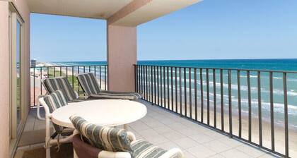 Inverness 800-Tropical furnishings;Beachfront balcony & pool