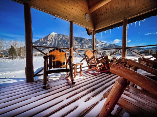 Cozy Log Cabin on Slate River 5-Minutes to Downtown Crested Butte!