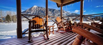 Cozy Log Cabin on Slate River 5-Minutes to Downtown Crested Butte!