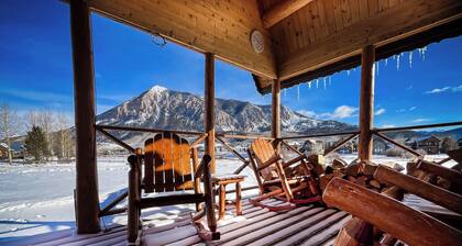 Cozy Log Cabin on Slate River 5-Minutes to Downtown Crested Butte!