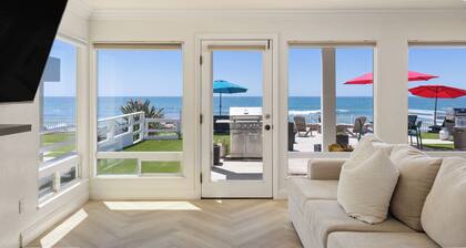 Lower Level Pet Friendly Beachfront Duplex with a Spa P913-2