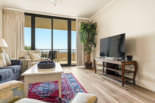Unit 221 | Holiday Isle. Great ocean views, pools, location!