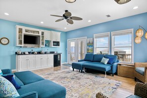 TV, offices - Pelican Crossing: 4  BR, 3  BA House in Crystal Beach, Sleeps 14 (Bolivar Peninsula)