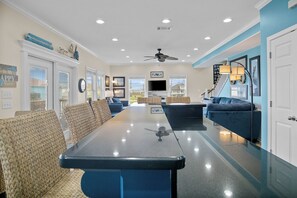 Dining - Pelican Crossing: 4  BR, 3  BA House in Crystal Beach, Sleeps 14 (Bolivar Peninsula)