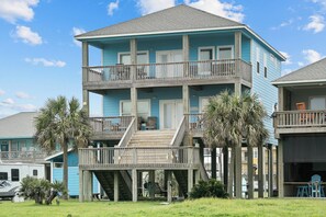 Exterior - Pelican Crossing: 4  BR, 3  BA House in Crystal Beach, Sleeps 14 (Bolivar Peninsula)