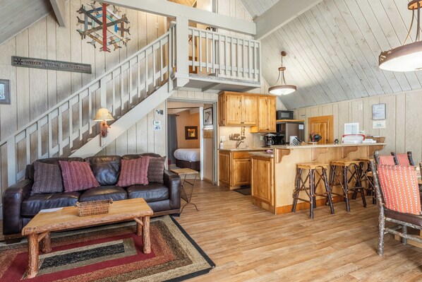 TV, caminetto, lettore DVD