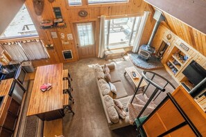 TV, fireplace, DVD player - Chalet #2, Charming Ski In/ Ski Out Steps to the M (Mammoth Lakes)