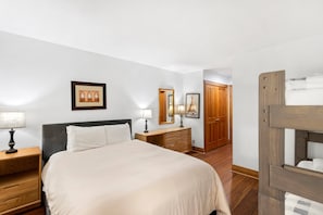 2 Schlafzimmer, Bügeleisen/Bügelbrett, kostenloses WLAN, Bettwäsche