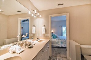 Unclassified image, 3 of 29, button