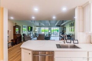 Interior - 688 Queens Grant, Short Walk to the Beach (Hilton Head Island)