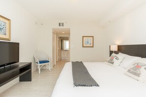 2 habitaciones, tabla de planchar con plancha y cuna de viaje 
