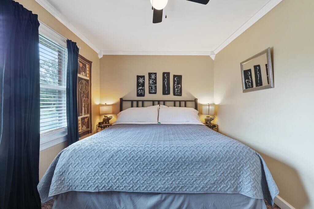4 bedrooms, desk, iron/ironing board, free WiFi
