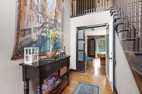 4× Superhost! Brenda Lee 4BR Retreat - Pool + Hot Tub