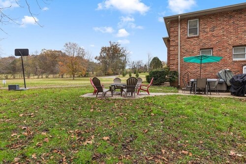 Executive-Land Guest Home