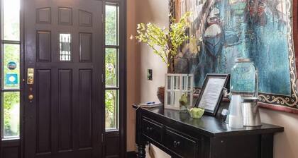 4x Superhost! Brenda Lee 2BR Villa | Pool + Hot Tub