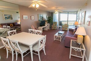 TV, offices - Beachfront Condo with Ocean Views (Saint Augustine)