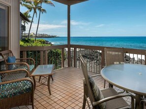 Outdoor dining - Ocean’s Edge w/Sunset View Lanai! WiFi, Modern Kitchen, TV, Washer/Dryer Kanaloa 2001 (KAILUA-KONA)