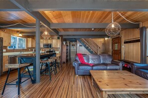 TV, DVD player, foosball - A Cruz in the Woods- Blue Lake Springs (Arnold)