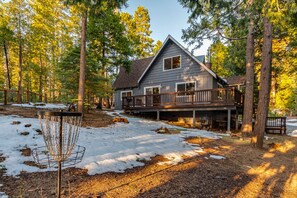 Exterior - A Cruz in the Woods- Blue Lake Springs (Arnold)