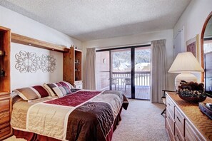 2 Schlafzimmer, BĂŒgeleisen/BĂŒgelbrett, kostenloses WLAN, BettwĂ€sche