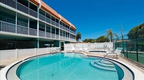 Pool - Pelican Cove 5 - Anna Maria Island - Condo 2 Bedroom /2 Bath beach side, maximum occupancy of 5 people. (Bradenton Beach)