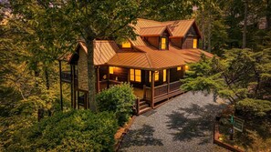 Exterior - CROCKETT TRAILS - Luxury Log Home with Outdoor Woodburning fireplace and much more. (Blue Ridge)