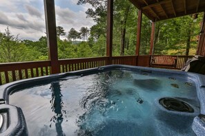 Outdoor spa tub - CROCKETT TRAILS - Luxury Log Home with Outdoor Woodburning fireplace and much more. (Blue Ridge)
