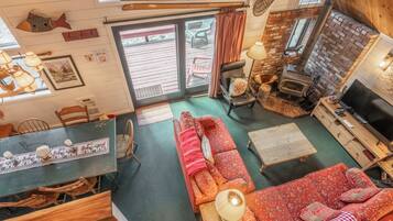 TV, fireplace, DVD player