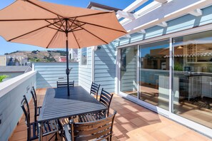 屋外ダイニ  ングエリア