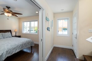 2 室のベッドルーム、アイロン / アイロン台