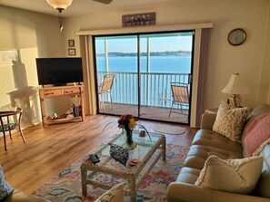 Fernseher, DVD-Player