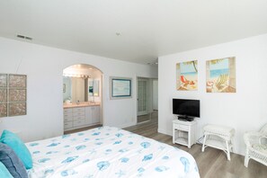 2 bedrooms, iron/ironing board, Internet - Downtown 2 Bedroom Condo- Block From The Beach With Yard!! (Pismo Beach)