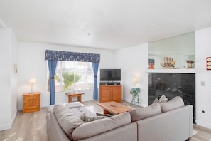 TV, fireplace, DVD player - Downtown 2 Bedroom Condo- Block From The Beach With Yard!! (Pismo Beach)