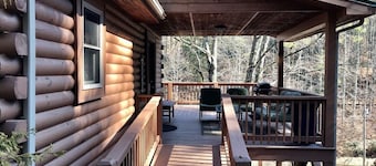 Autumn Mist - Hot Tub, WIFI, Pool Table & Dog Friendly, Gas logs, Creekside Trout Stream