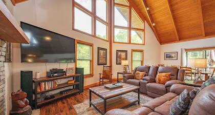 Modern Mountain Escape w/ Hot Tub & Games