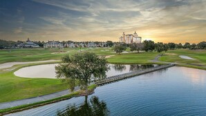 Golf - Beautifully Furnished Luxury Condo! Amazing Value near Disney (Kissimmee)