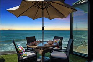 Outdoor dining - Beautiful UPPER LEVEL Pet-Friendly Oceanfront Duplex P1111-1 (Oceanside)