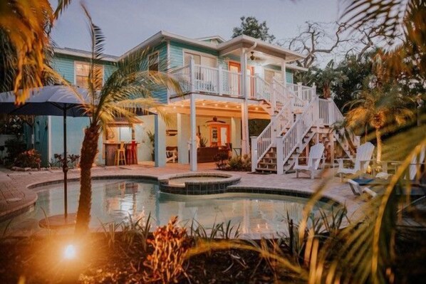 صورة غير مصنفة، 1 من 31، زرّ