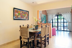 Dining - Spacious, airy, comfy 2nd floor apartment large kitchen and dining room (Puerto Morelos)