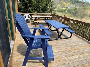 Outdoor dining - Appalachian Mist - Riverfront, Hot Tub, Wood Fireplace, Small Dog Friendly, Fire Pit, Foosball (West Jefferson)